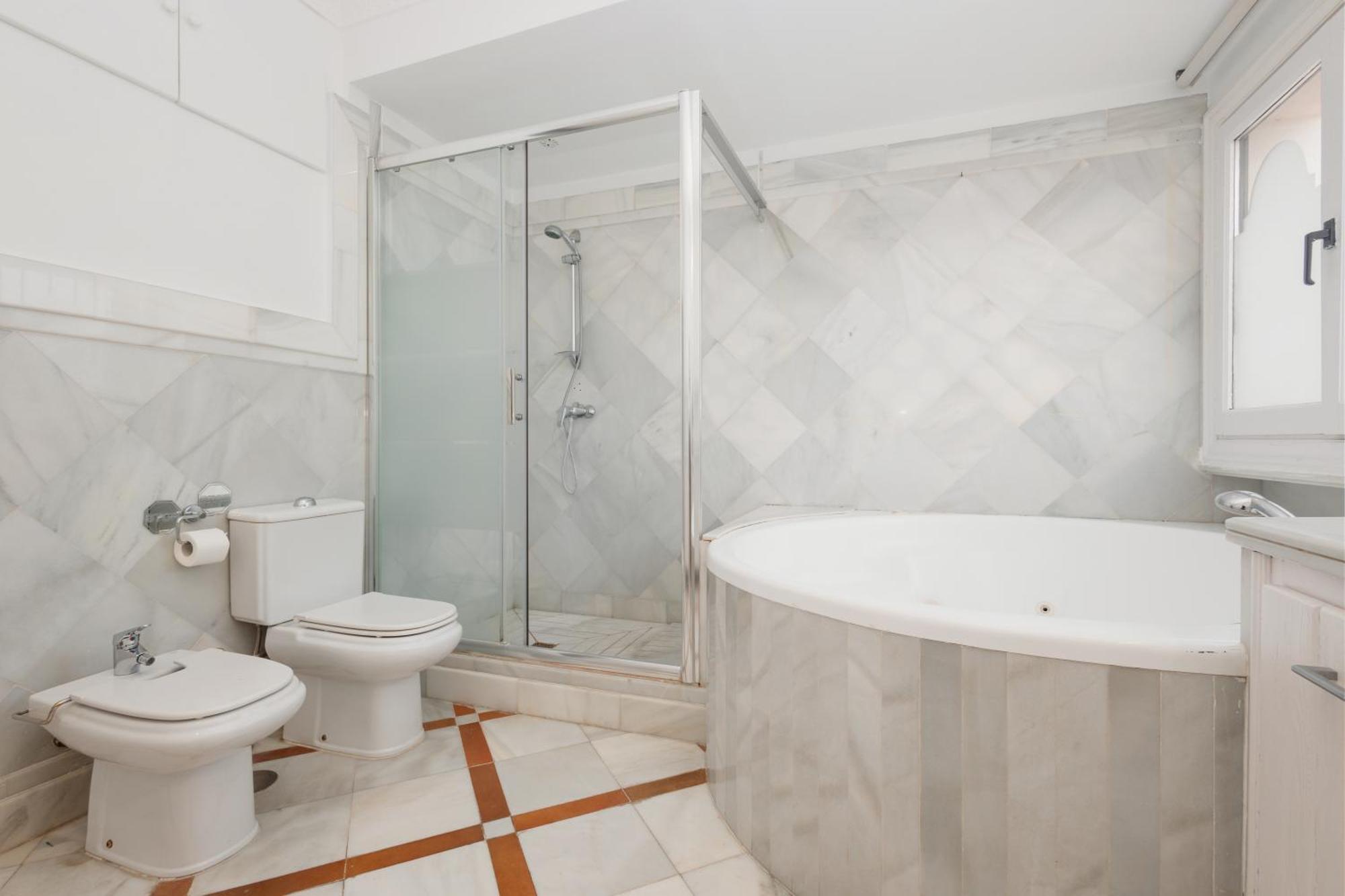 Home, With Direct Access To The Beach, Sea Views And South Facing, In Puerto Banus Apartamento Marbella