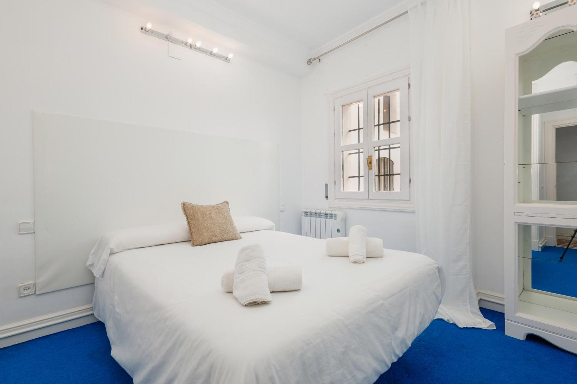 Apartamento Home, With Direct Access To The Beach, Sea Views And South Facing, In Puerto Banus
