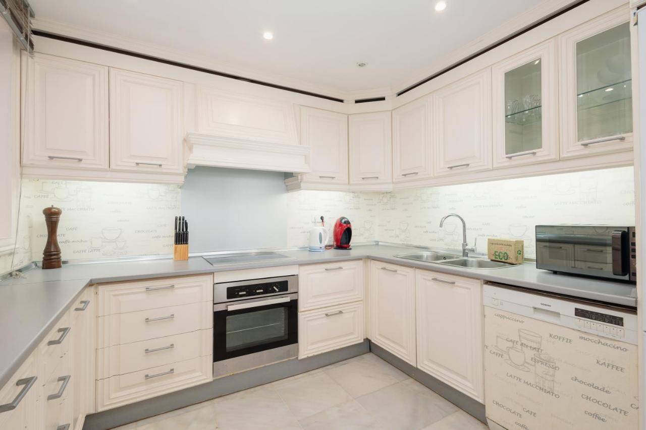 Home, With Direct Access To The Beach, Sea Views And South Facing, In Puerto Banus Apartment *
