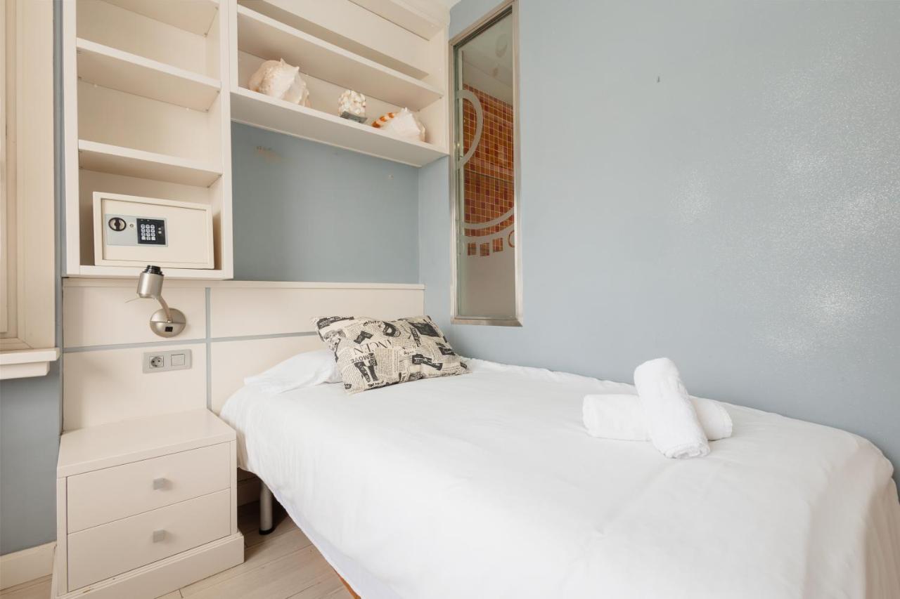 Apartment Home, With Direct Access To The Beach, Sea Views And South Facing, In Puerto Banus *