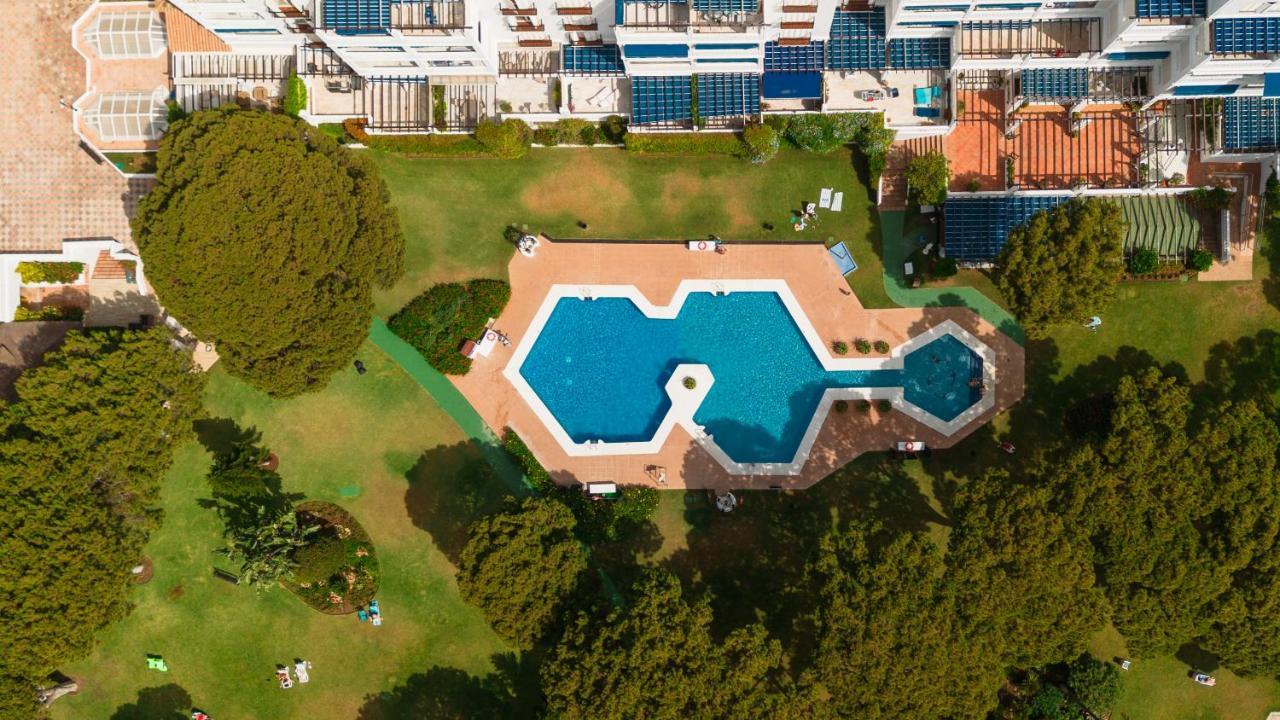 Apartment Home, With Direct Access To The Beach, Sea Views And South Facing, In Puerto Banus Marbella