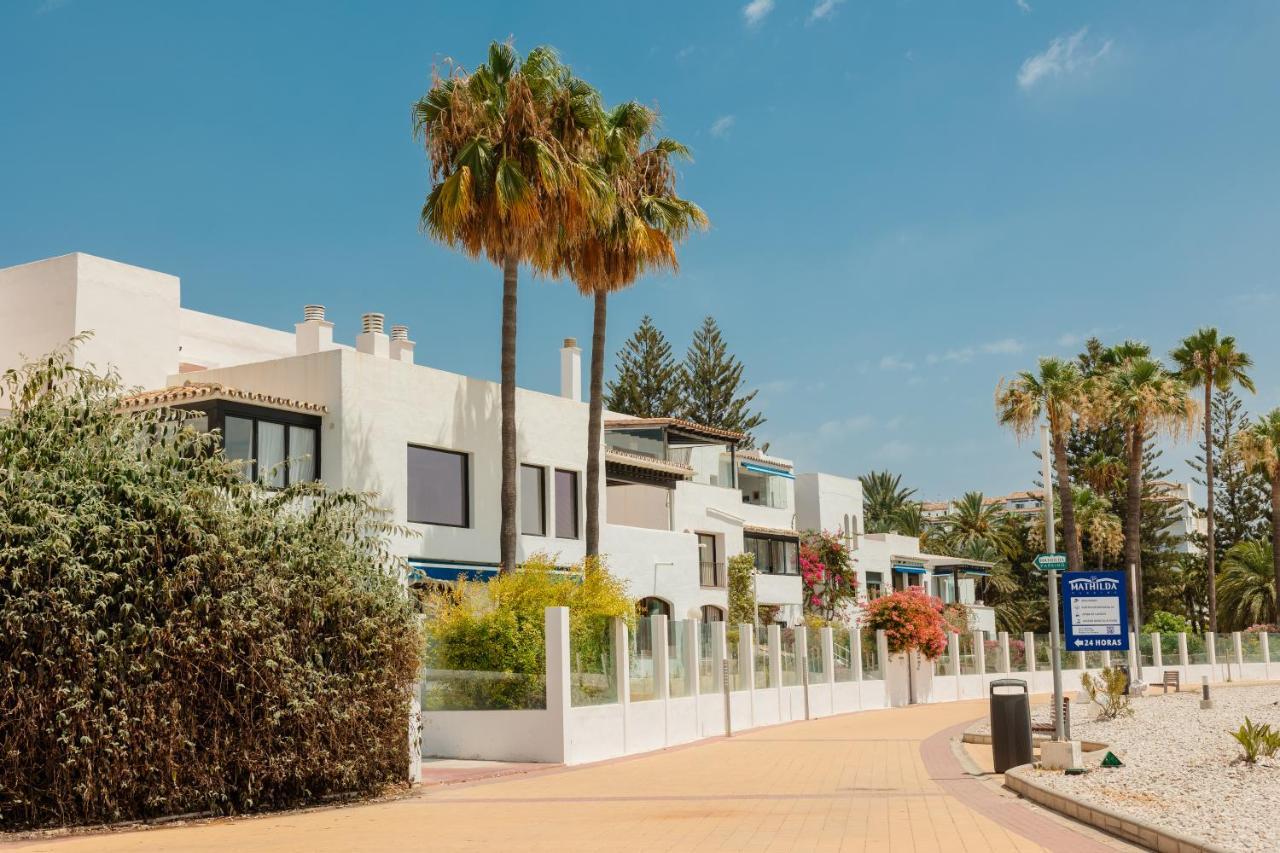 Home, With Direct Access To The Beach, Sea Views And South Facing, In Puerto Banus Apartment