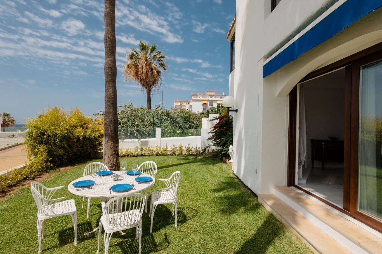 Apartment Home, With Direct Access To The Beach, Sea Views And South Facing, In Puerto Banus