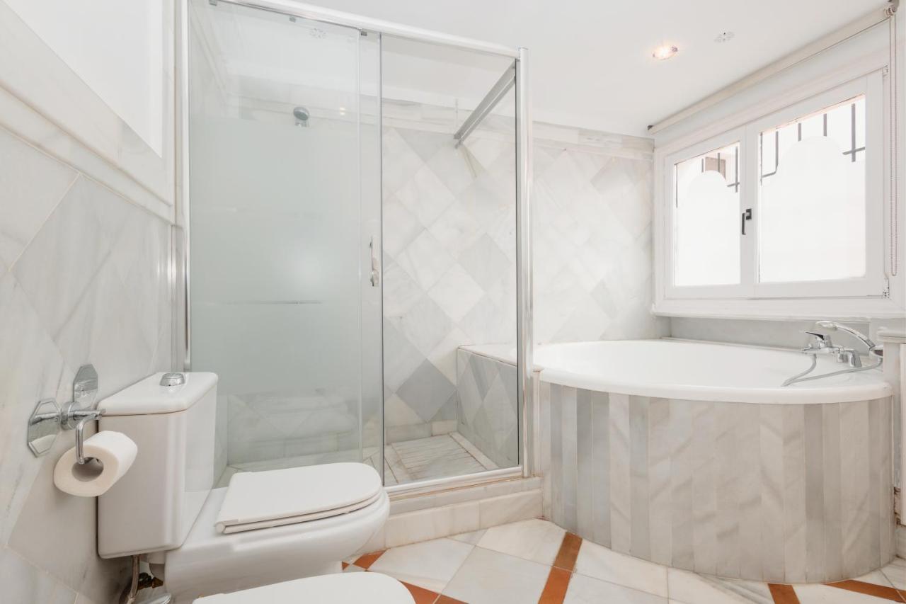 Home, With Direct Access To The Beach, Sea Views And South Facing, In Puerto Banus Apartment Marbella