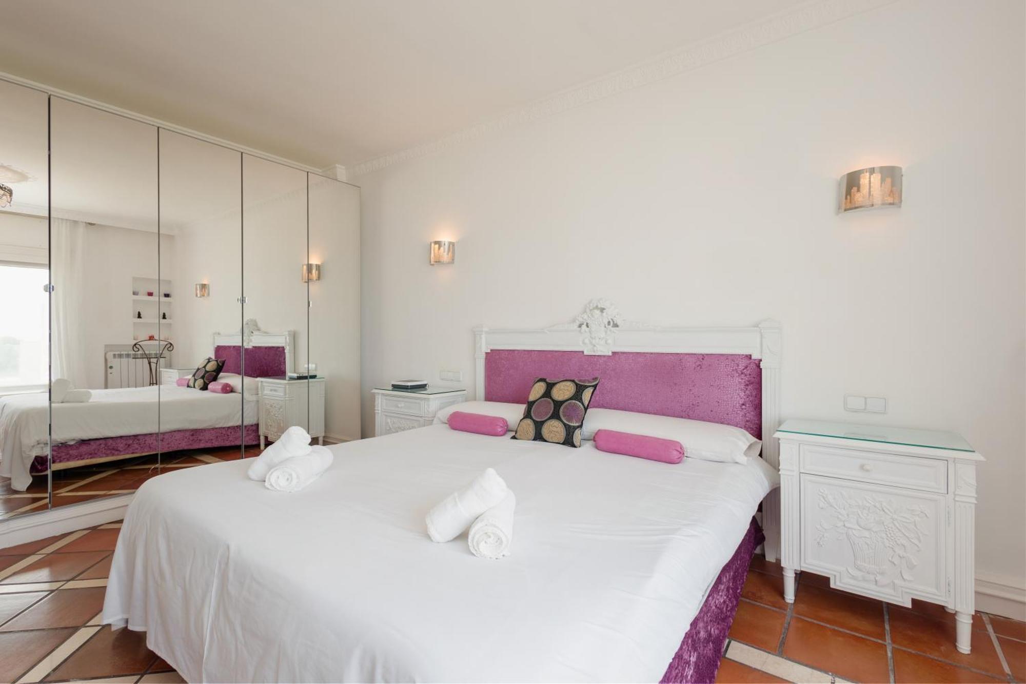 Home, With Direct Access To The Beach, Sea Views And South Facing, In Puerto Banus Apartment